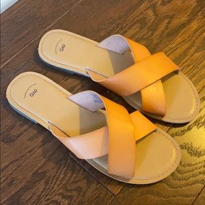 Gap sandals